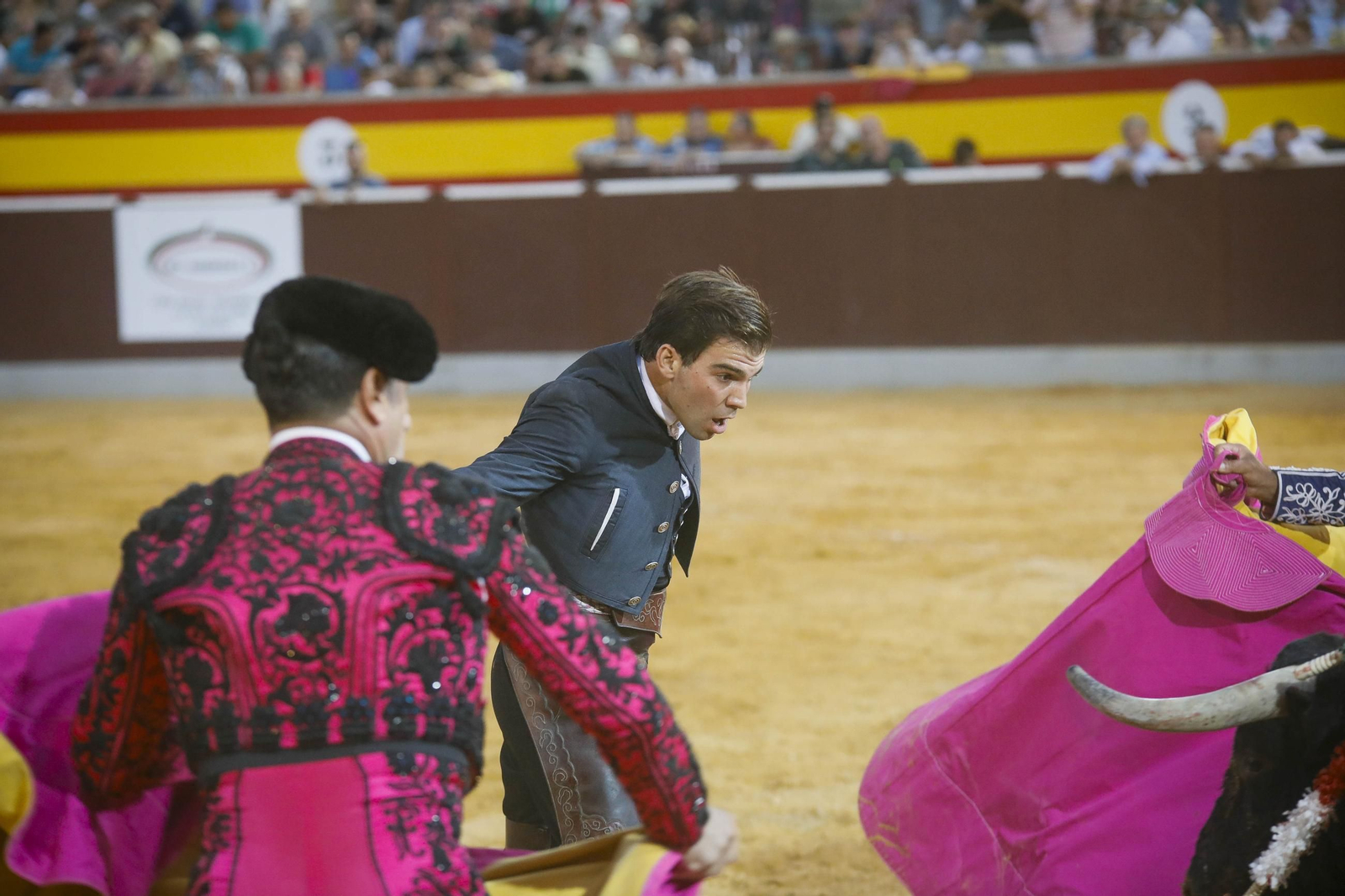 Corrida de toros Berja con un toro indultado, en imágenes