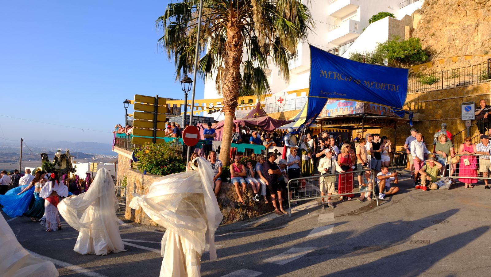 El espectacular desfile de Moros y Cristianos de Mojácar, en imágenes