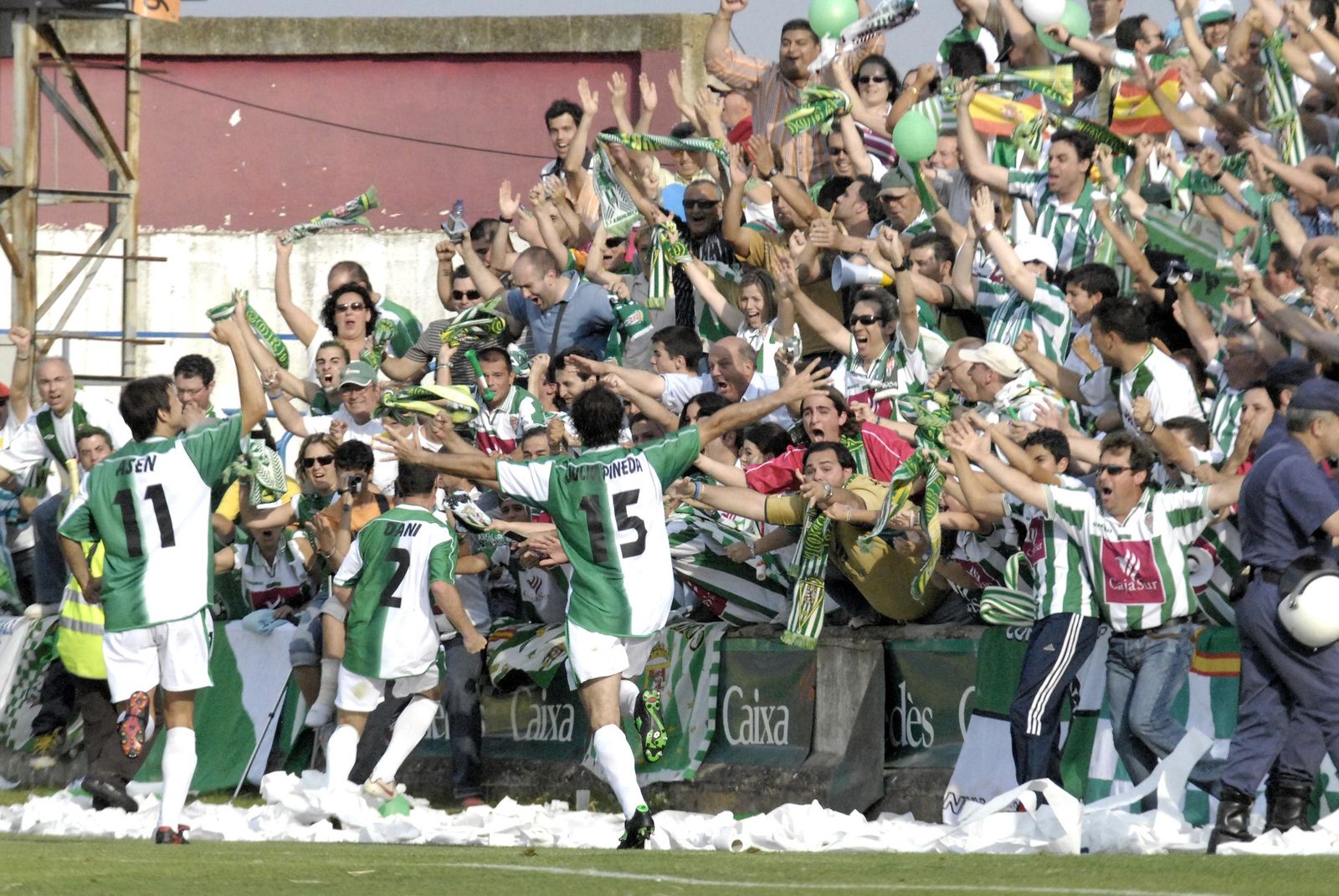 Dani celebra el gol que dio el ascenso al Córdoba CF a Segunda División en 2007.
