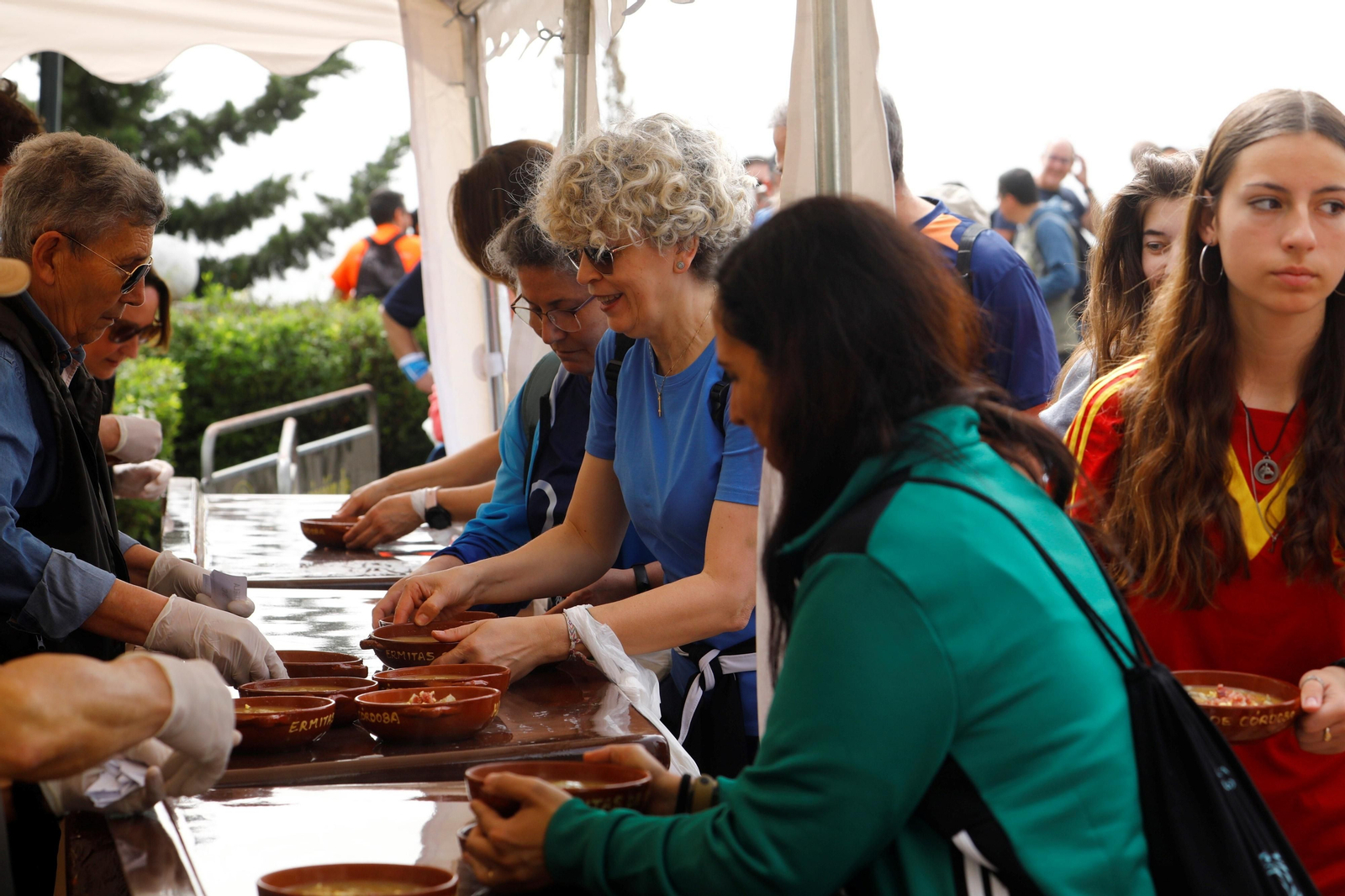 Las mejores imágenes de las tradicionales Habas en las Ermitas de Córdoba