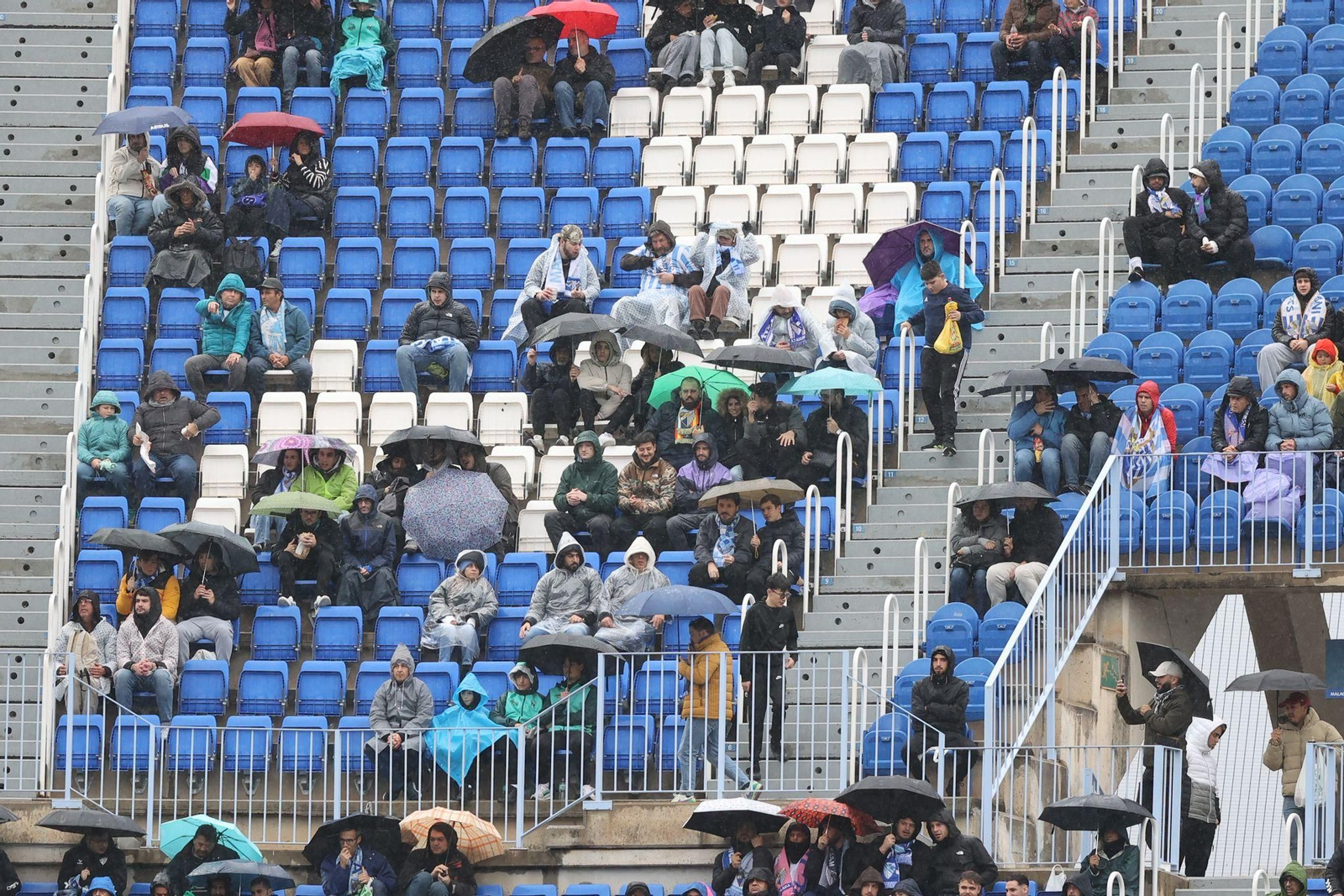 Búscate en las gradas de La Rosaleda en el Málaga CF-Almería