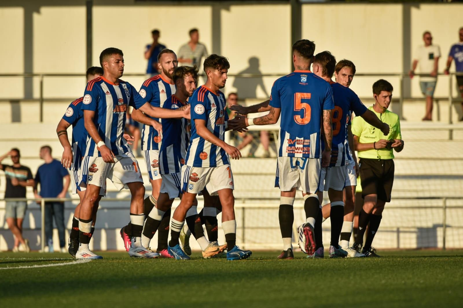 Las imágenes del triunfo del Xerez CD en el Trofeo Andrés Chacón