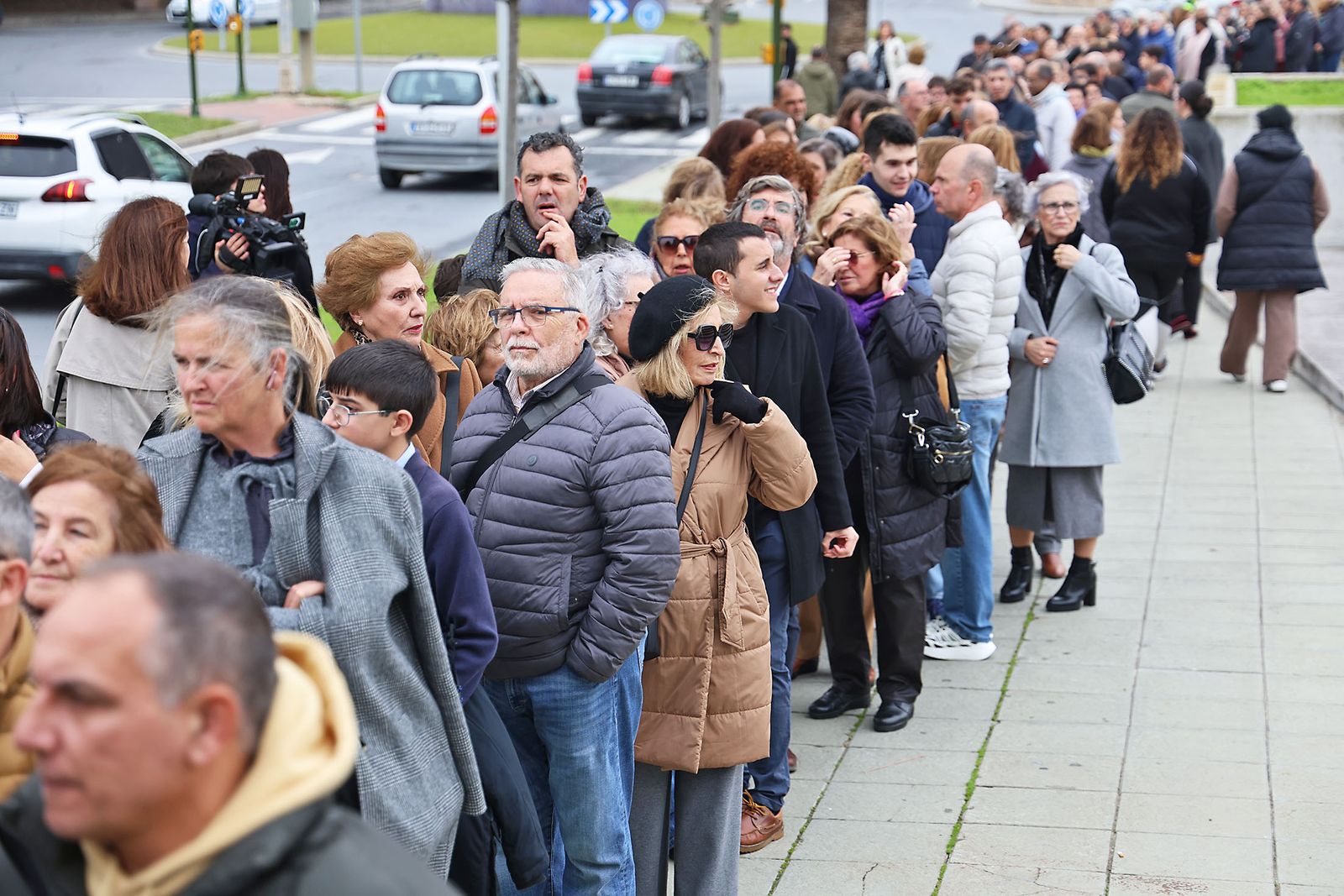 Fotografías del ambiente previo a la Misa funeral por las víctimas del accidente ferroviario