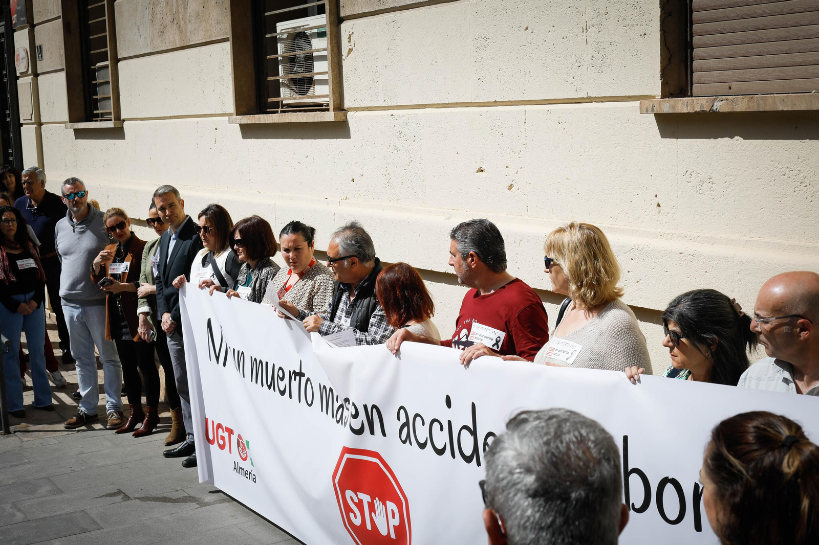 Imágenes de la concentración por muerte de un trabajador en accidente laboral