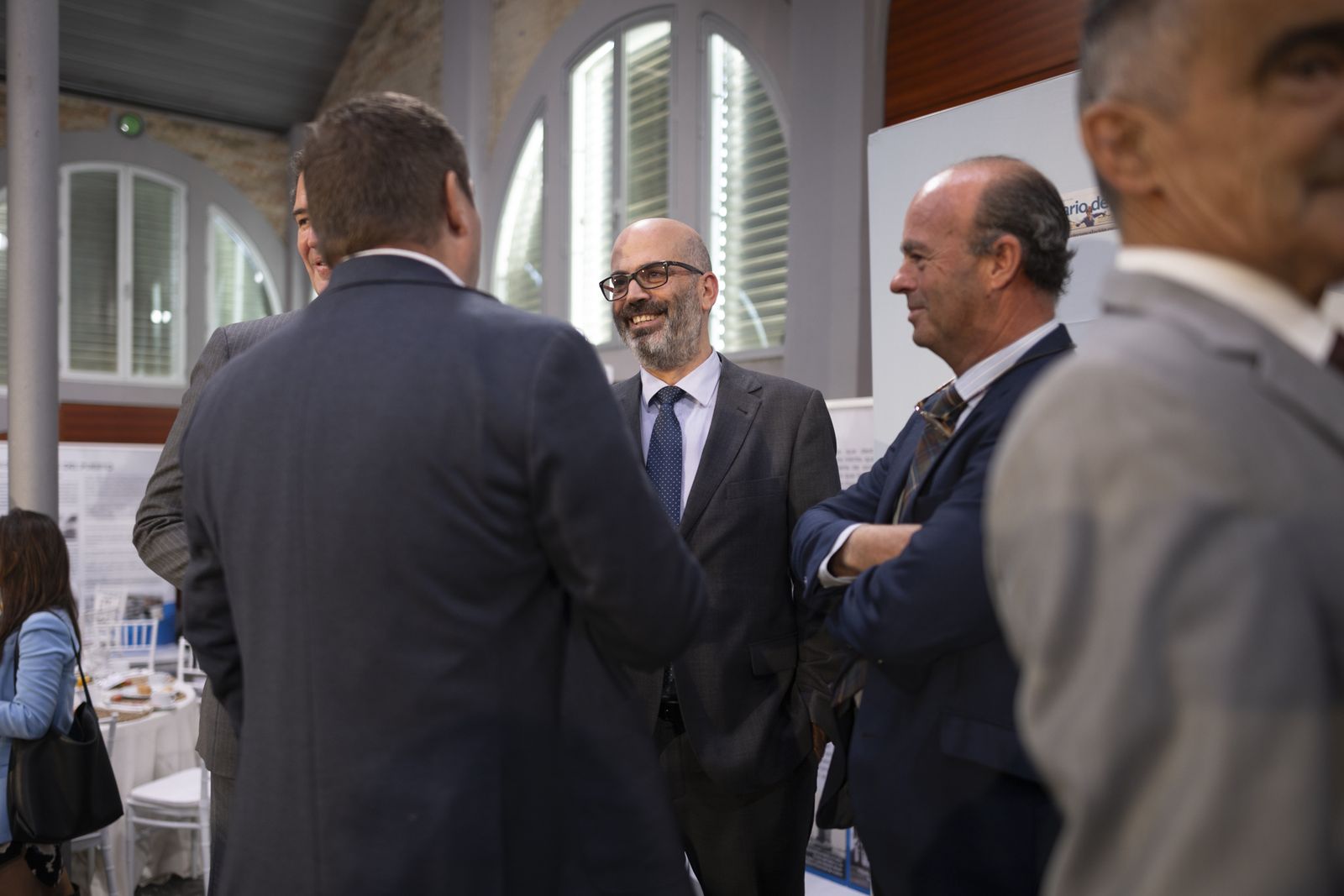 Imágenes del desayuno-coloquio con Jorge Paradela en el Foro Joly Andalucía celebrado en Huelva