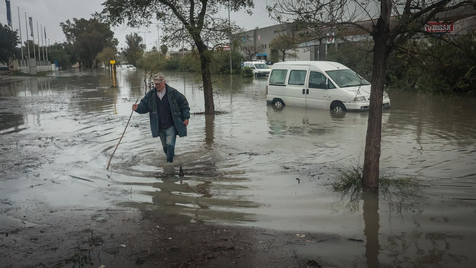 Imágenes del paso de la Dana, inundaciones, destrozos y caos por todo Jerez