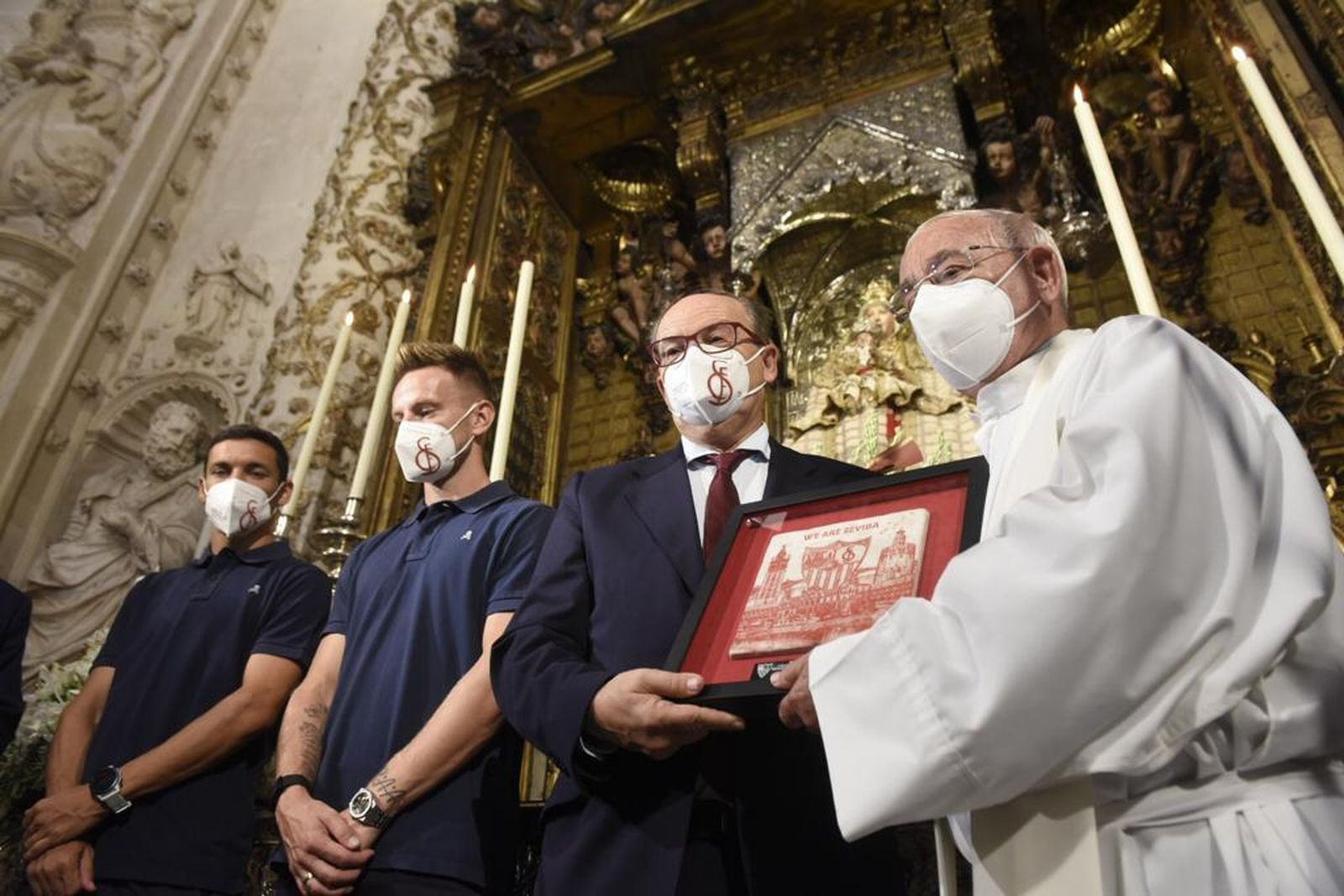 El Sevilla cumple con la tradición ante la Virgen de los Reyes
