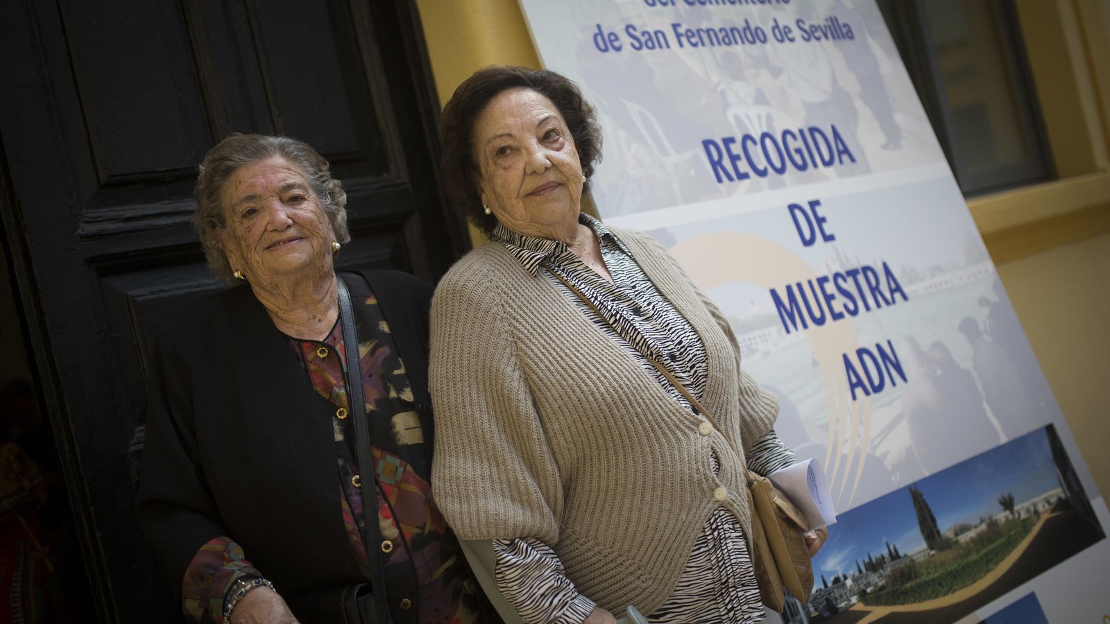 Pepita y Carmen Amado Roldán.
