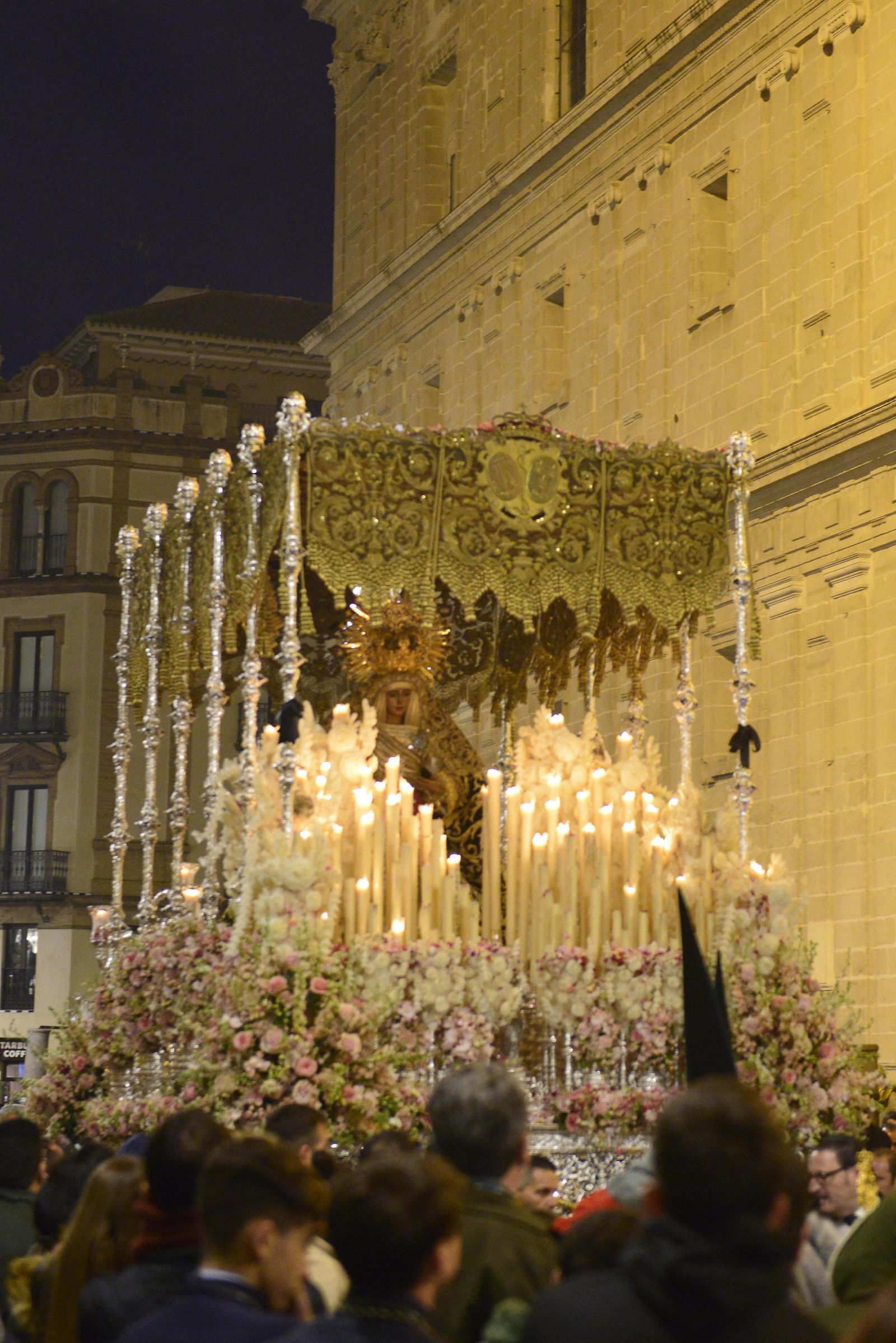 Las imágenes de la Esperanza de Triana