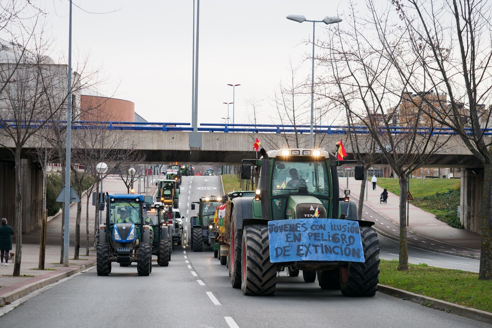Las imágenes de la tractorada por las carreteras españolas: el campo para las principales vías