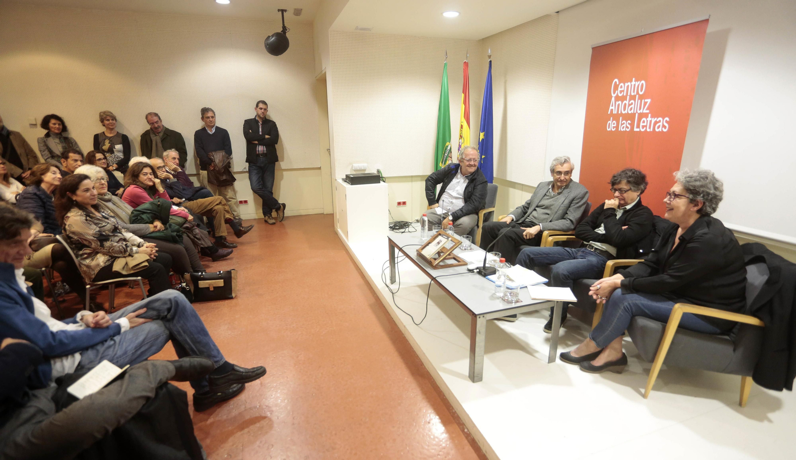 Juan José Téllez, José Julio Cabanillas, Jesús Aguado y Elena González, en el homenaje a Carlos Wamba.