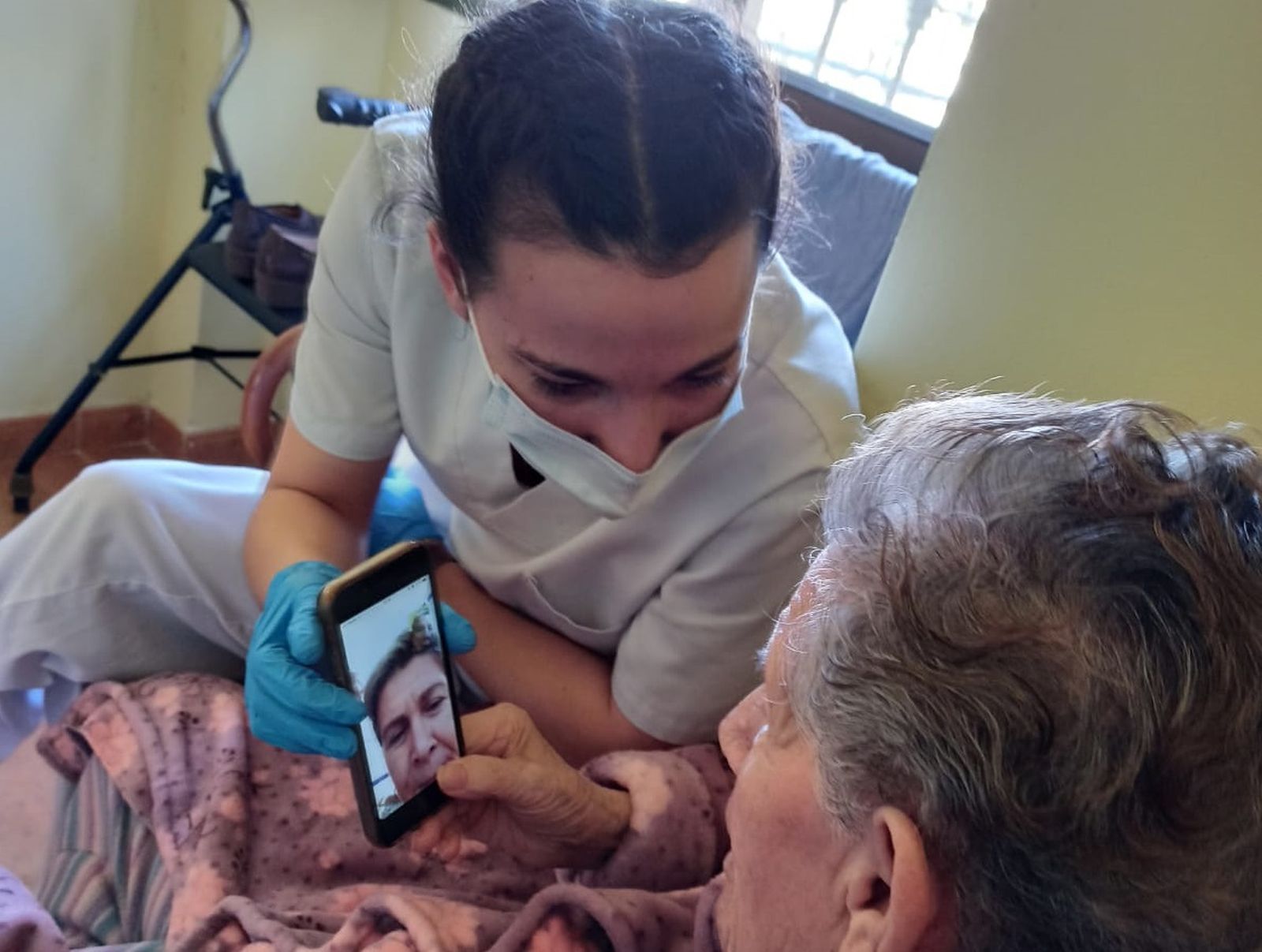 El Ayuntamiento de Pechina consigue que el turno entrante de la residencia de mayores se haga la prueba del coronavirus