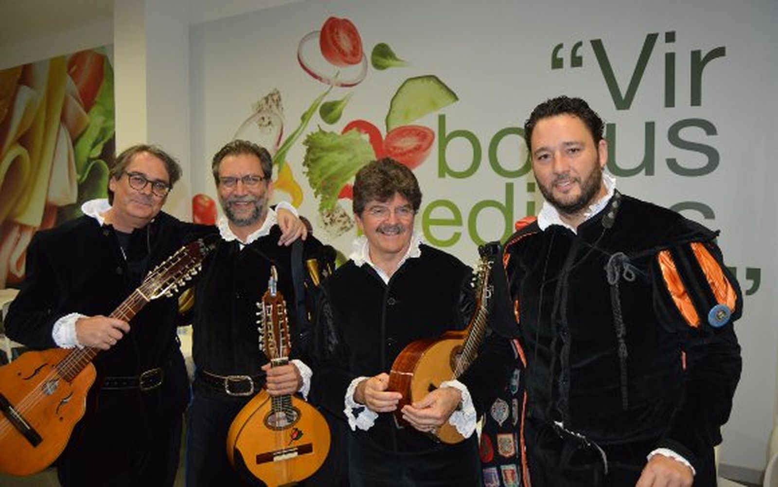 Antonio Velázquez, Vidal Barchilón, Manolo García Velasco y Andrés Santos, durante la reunión de la Cuarentuna.

Foto: Ignacio Casas de Ciria