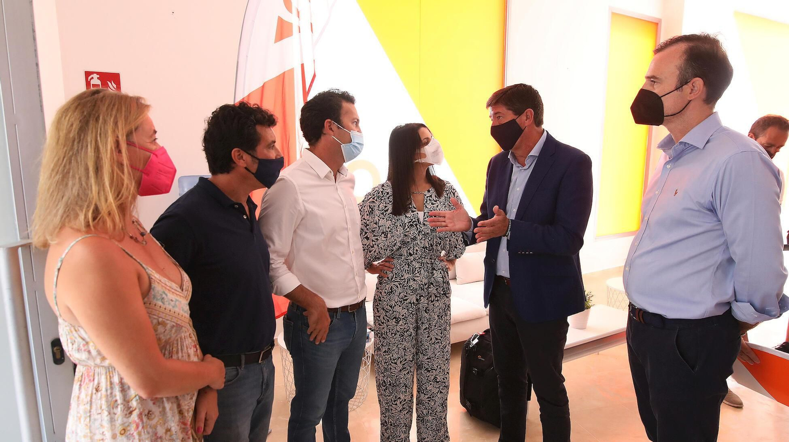 Inés Arrimadas y Juan Marín, con los ediles y representantes de Ciudadanos en Jerez.