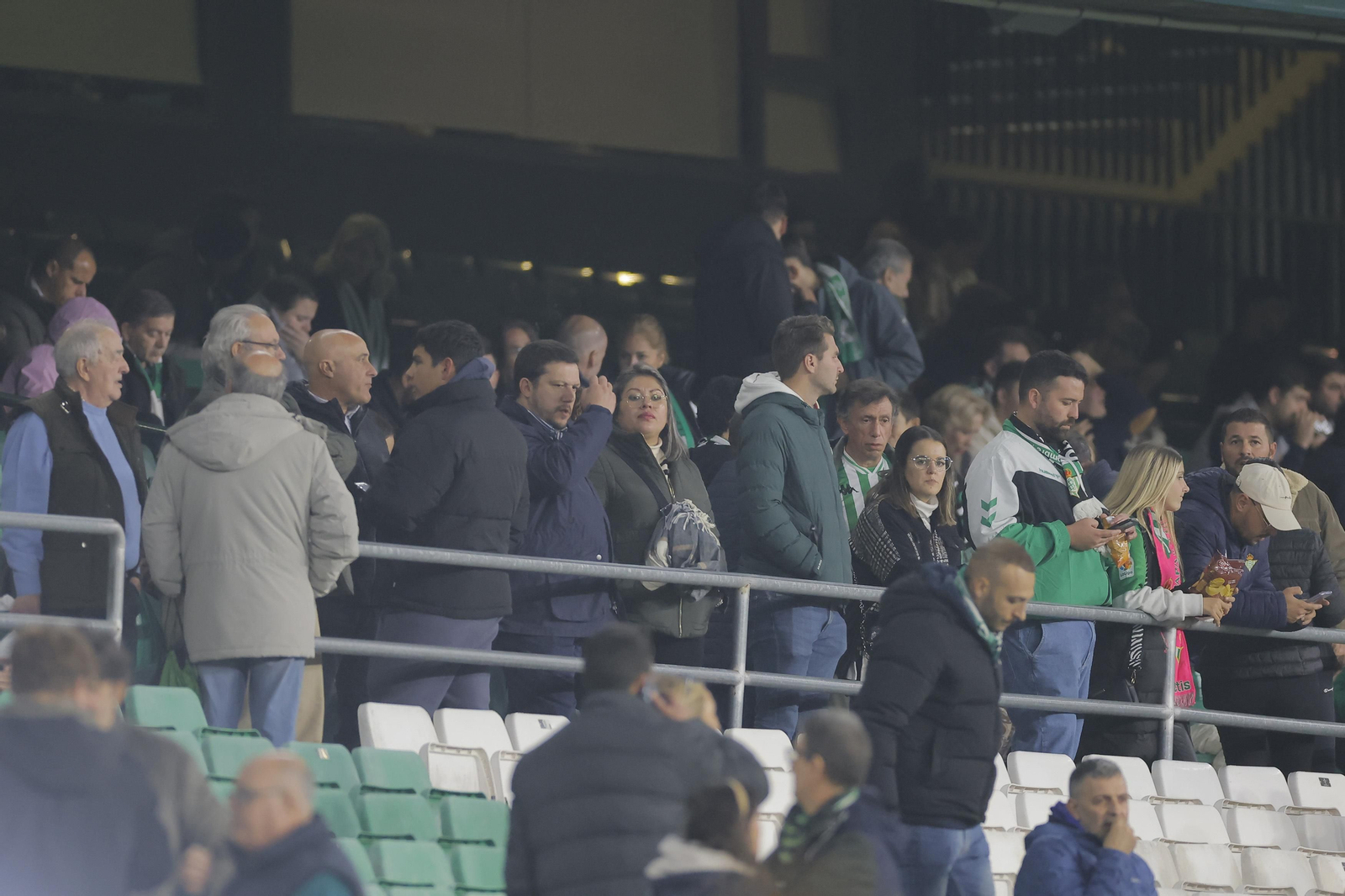 Búscate en las fotos del Betis-Las Palmas