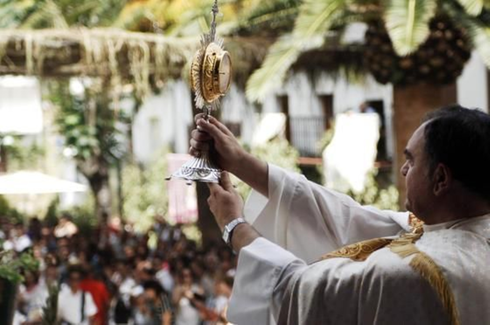 A pesar del caluroso día, ambas procesiones (declaradas de interés turístico) fueron seguidas por una gran cantidad de vecinos y visitantes. /Fotos: Ramón Aguilar

Foto: Ramon Aguilar