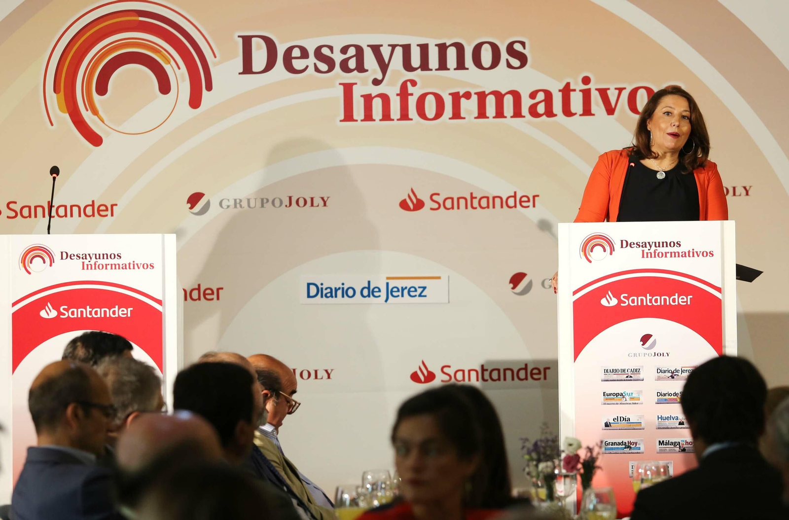 La consejera de agricultura y pesca Carmen Crespo en los desayunos del Banco de Santander y Grupo Joly