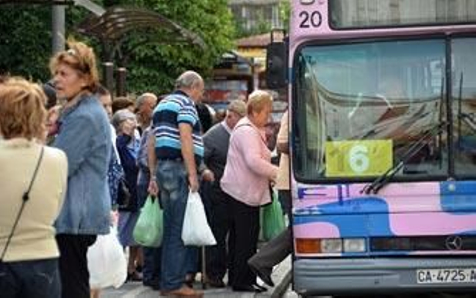 Foro y CCOO dudan de la decisión del mes gratuito de los autobuses