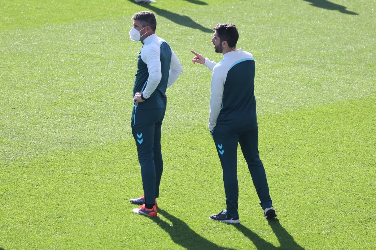 Funes, con fiebre y mascarilla pero al pie del cañón