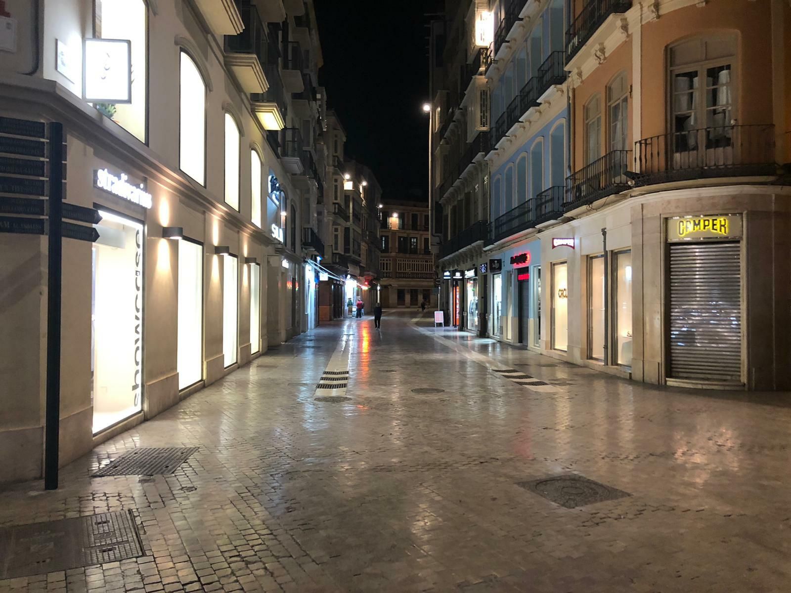 Las fotos de Calle Larios vacía por el coronavirus