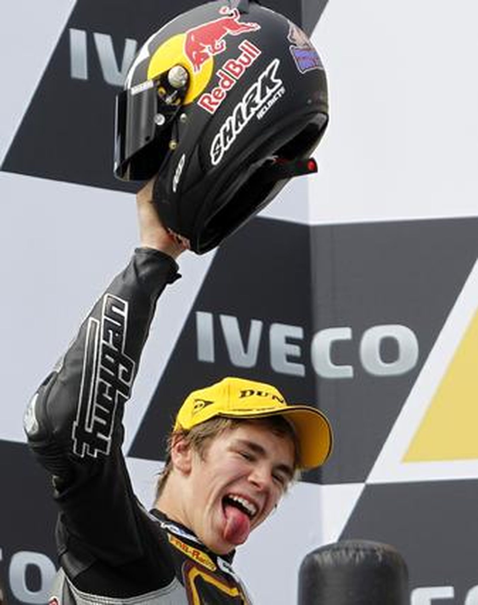 De Angelis se estrena en Moto2 imponiéndose a Scott Redding y Andrea Iannone.

Foto: EFE · AFP · Reuters