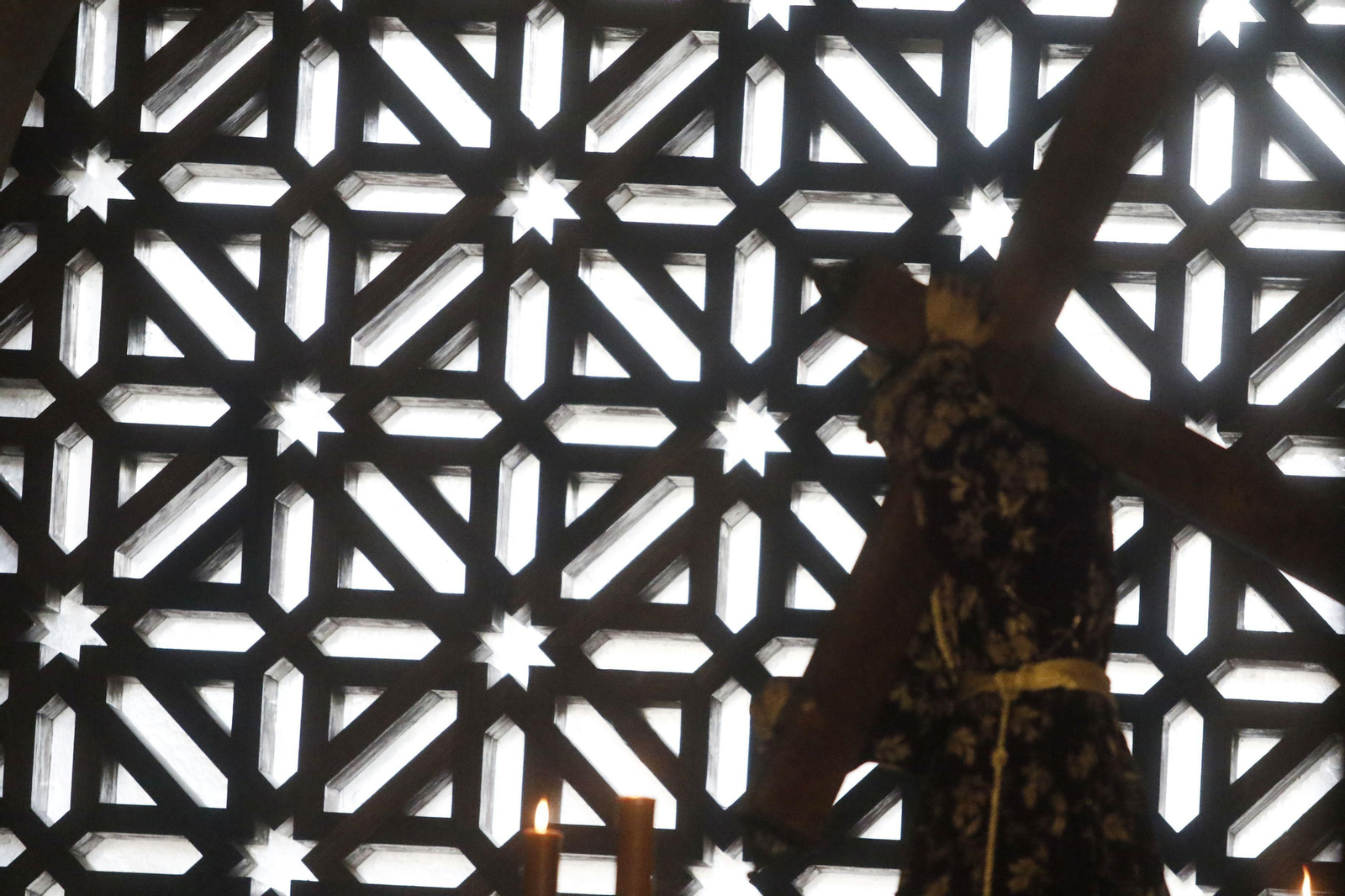 El Vía Crucis de las Cofradías de Córdoba, en imágenes