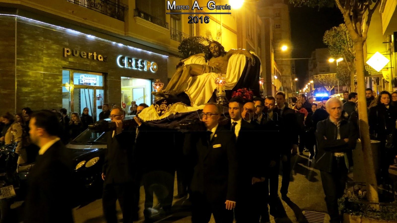 Vía Crucis con el Señor de la Redención por su feligresía.