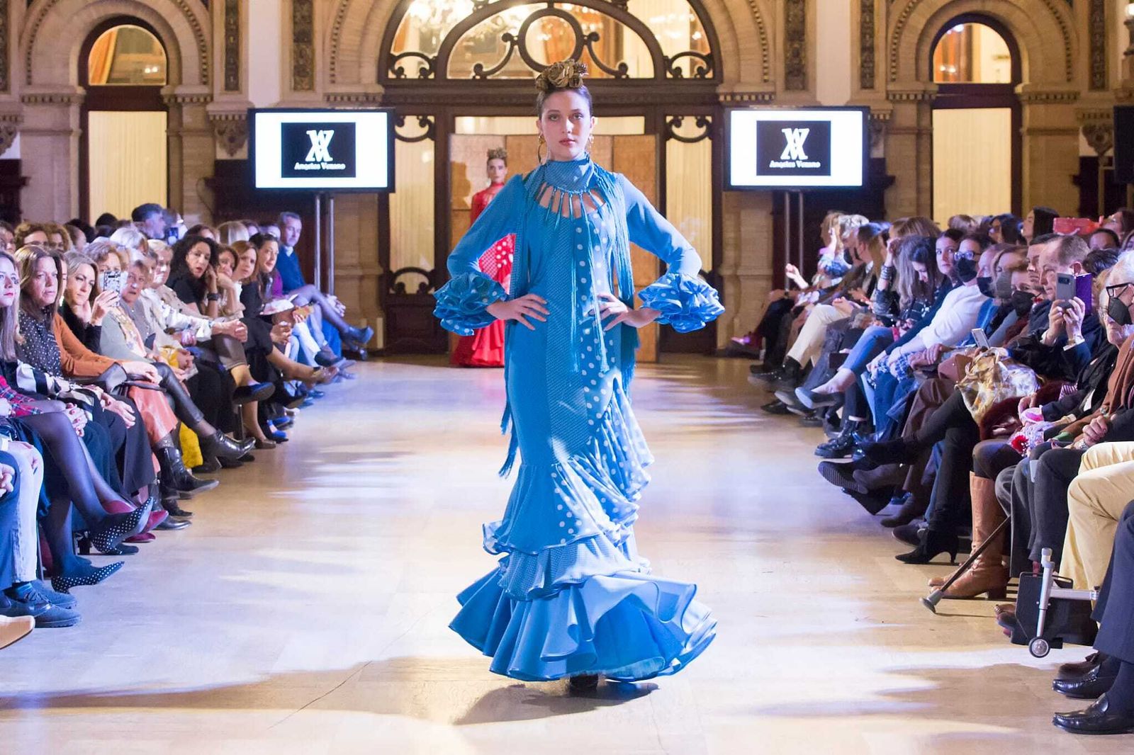 Así fue el desfile benéfico de la Hermandad del Rocío Macarena