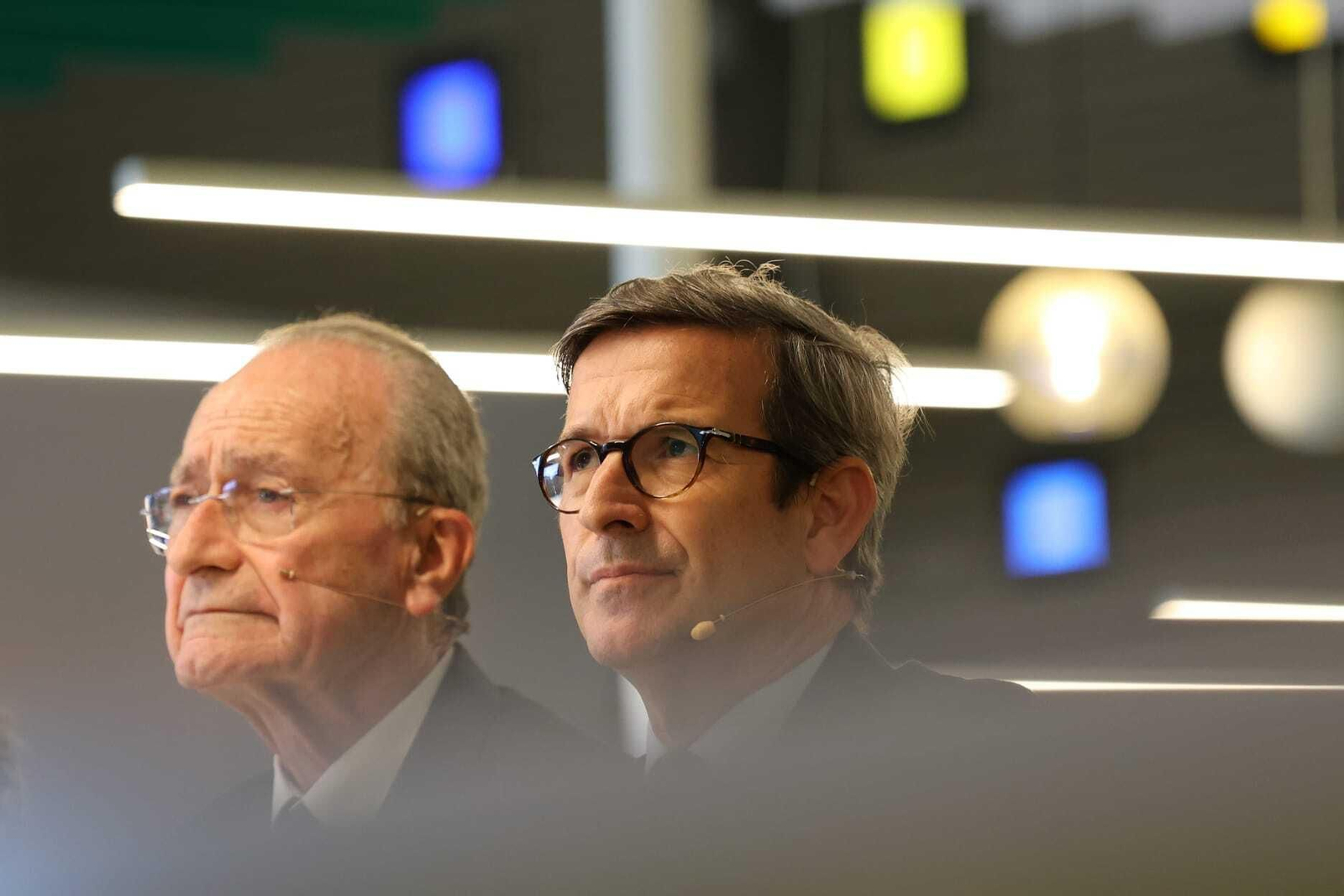 El consejero de Industria, Energía y Minas, Jorge Paradela (derecha), junto al alcalde de Málaga, Francisco De la Torre.