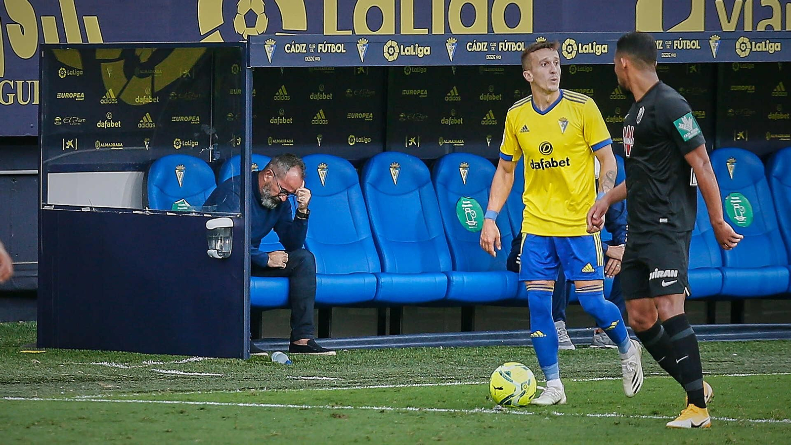 Partido de fútbol Cádiz CF - Granada Partido de fútbol Cádiz CF - Granada