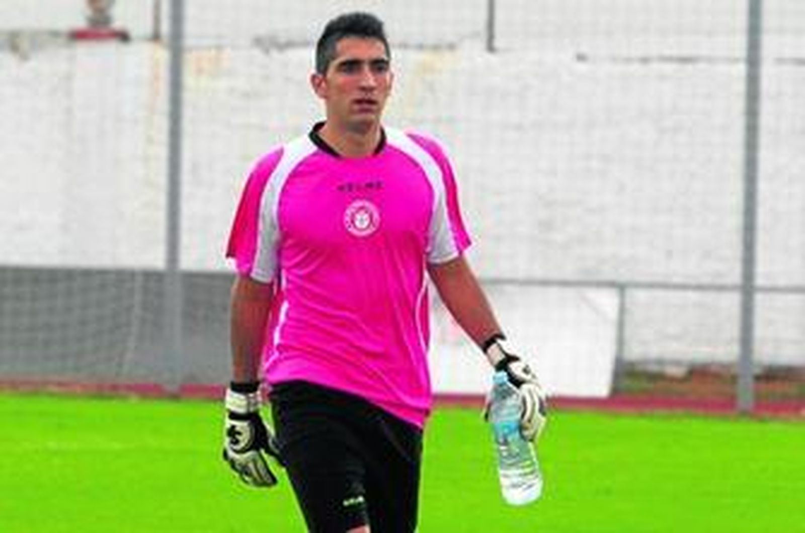 El meta linense Borja Valadés, en su último partido en el Manolo Mesa.