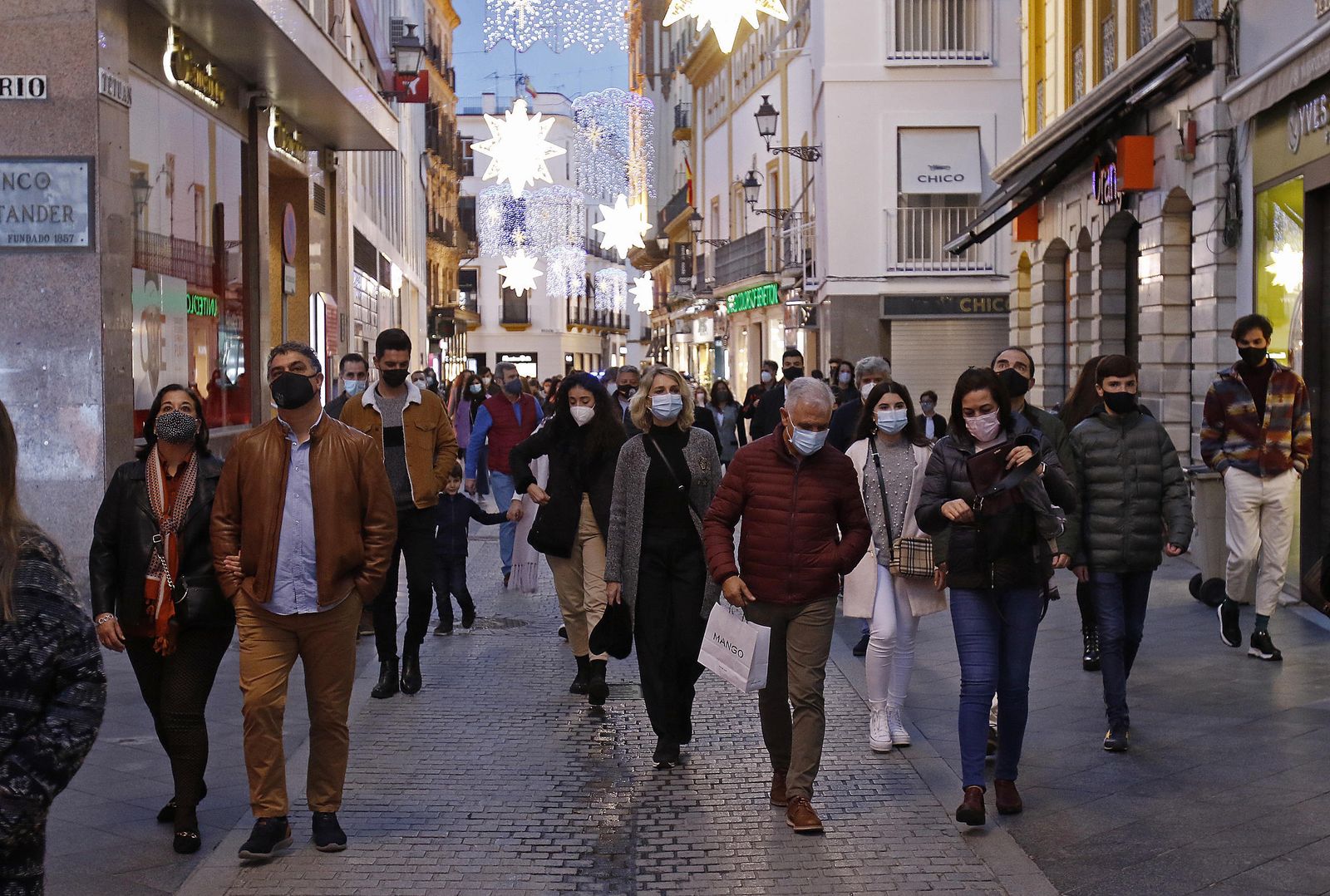 Ajetreo en el centro de Sevilla durante el fin de semana.