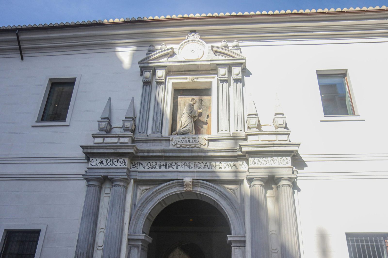 Fachada del hospital de San Juan de Dios de Granada.