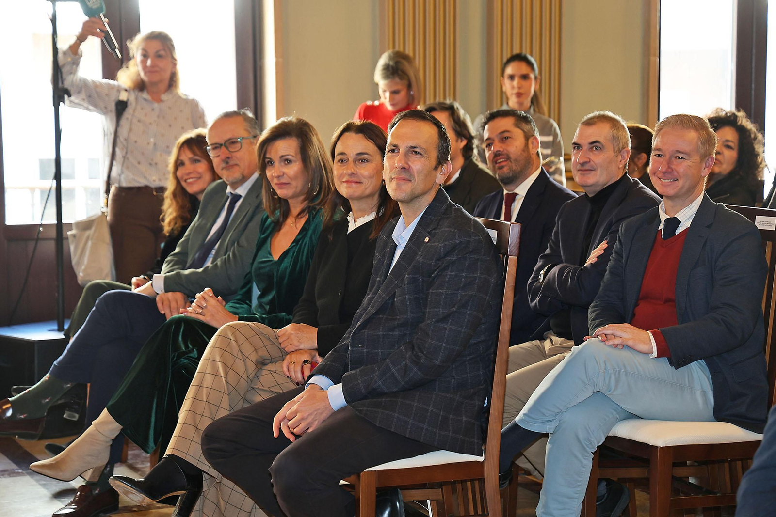 Sus Majestades Los Reyes Magos son coronados en el Ayuntamiento de Huelva