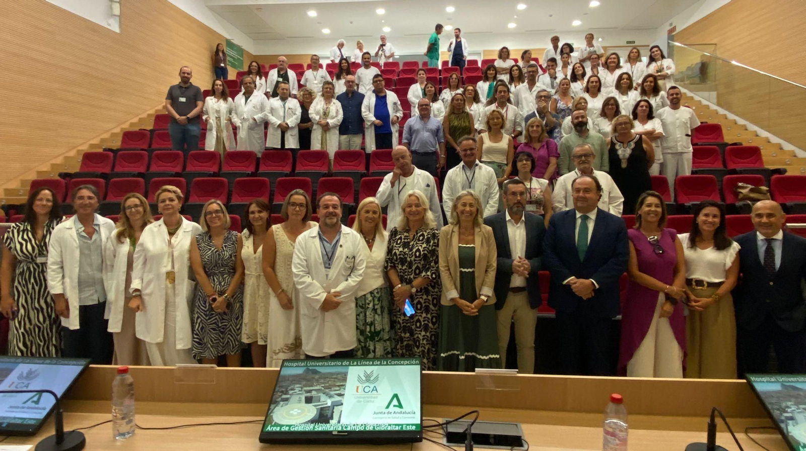 La consejera de Salud de la Junta de Andalucía, Rocío Hernández, inaugura la nueva unidad de hospitalización de salud mental infanto-juvenil en el Hospital Universitario de La Línea.