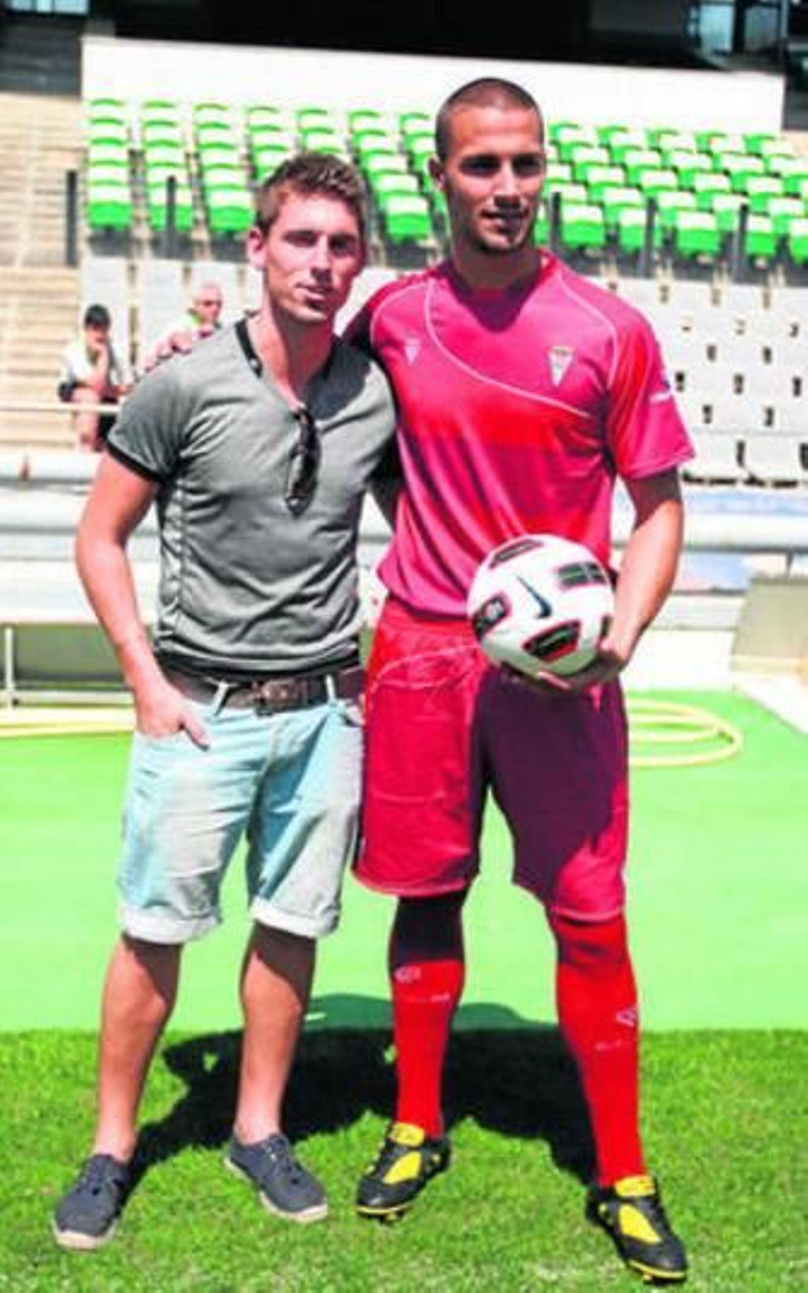 Astrain cubre la vacante de Richy, ya en el Girona