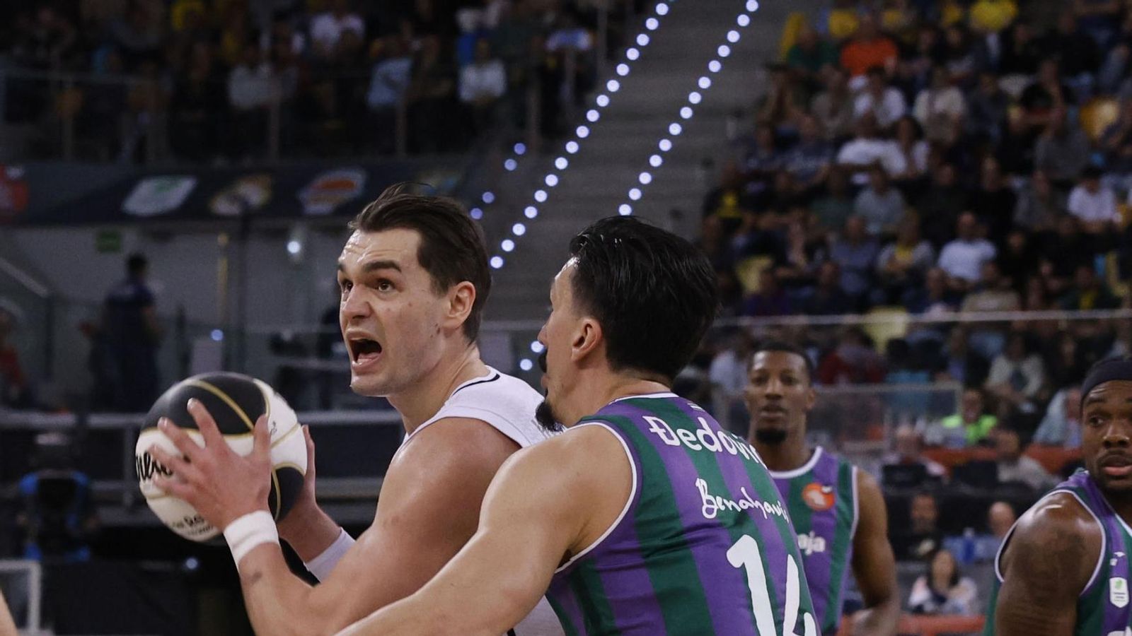 El Unicaja, campeón de Copa: Todas las imágenes del partido, la fiesta y la llegada a Málaga