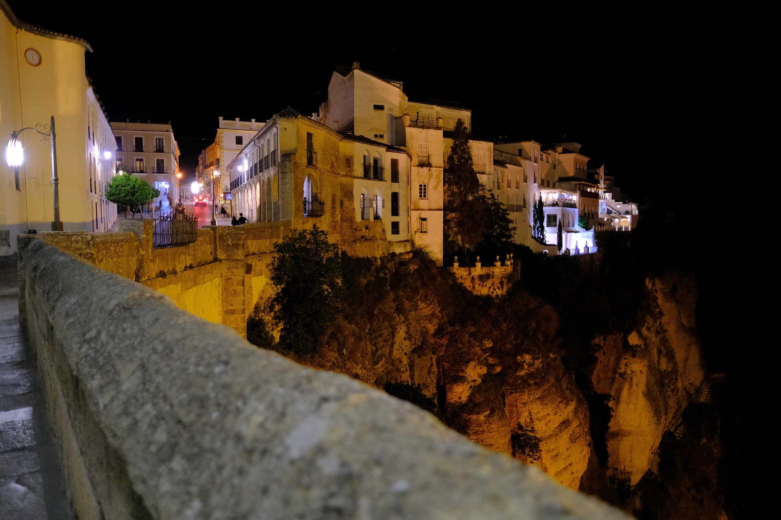 Casas situada al borde del Tajo de Ronda Casas situada al borde del Tajo de Ronda