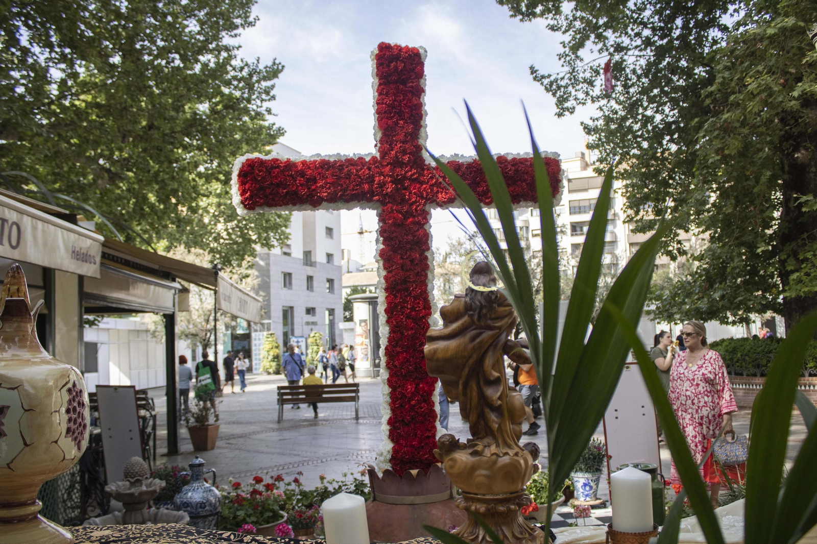 Así celebra Granada sus Cruces, en imágenes