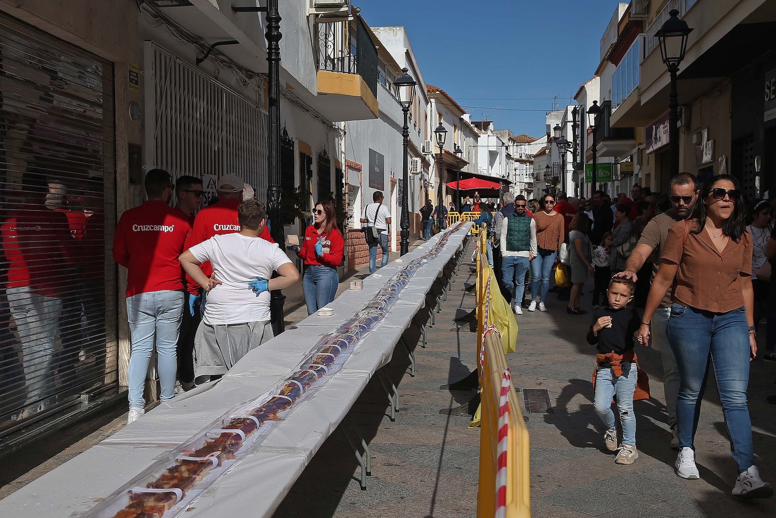 La III Tosta Ibérica Gigante de Los Barrios, en imágenes