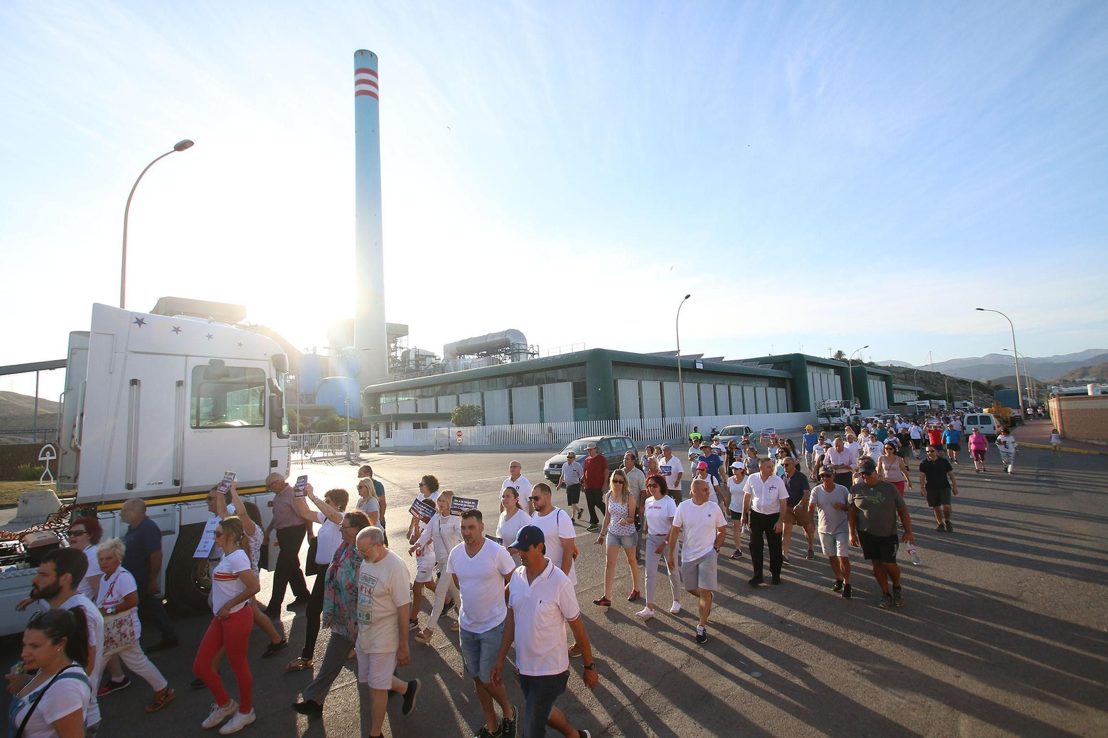 Fotogalería de la marcha contra la carga de mineral de hierro en Carboneras
