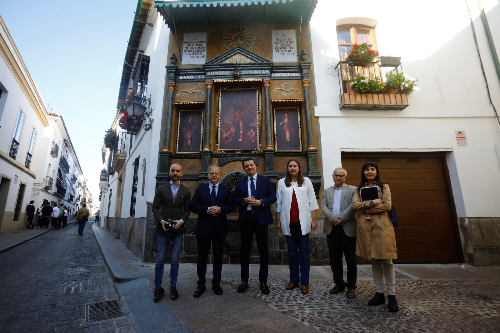 El retablo de San Rafael de la calle Lineros de Córdoba, en imágenes