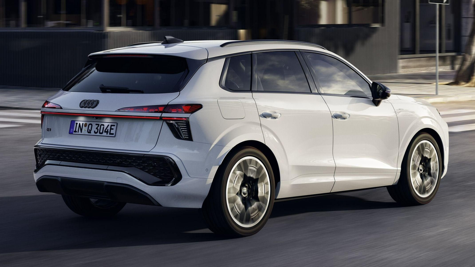 Audi Q3 e-hybrid: más autonomía, potencia y acceso a los topes del Moves III