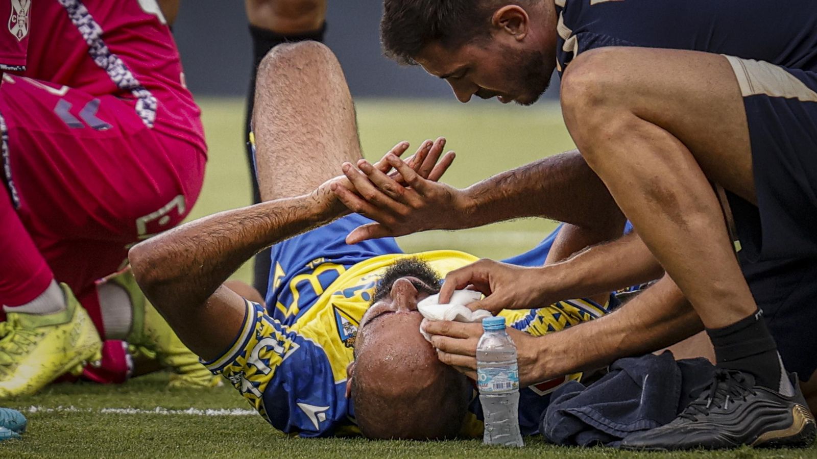 Búscate entre las fotos del partido de fútbol Cádiz CF - CD Tenerife de la Liga Hypermotion