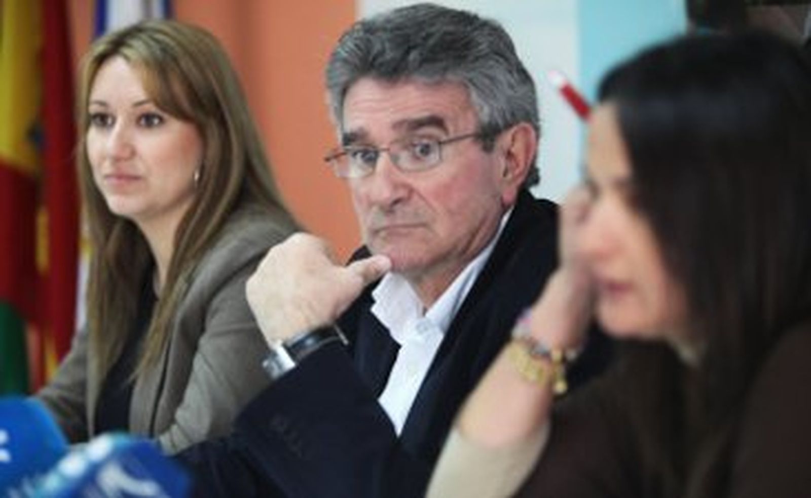 Pizarro ve a Arenas "asustado" y un PSOE que "recupera la confianza"