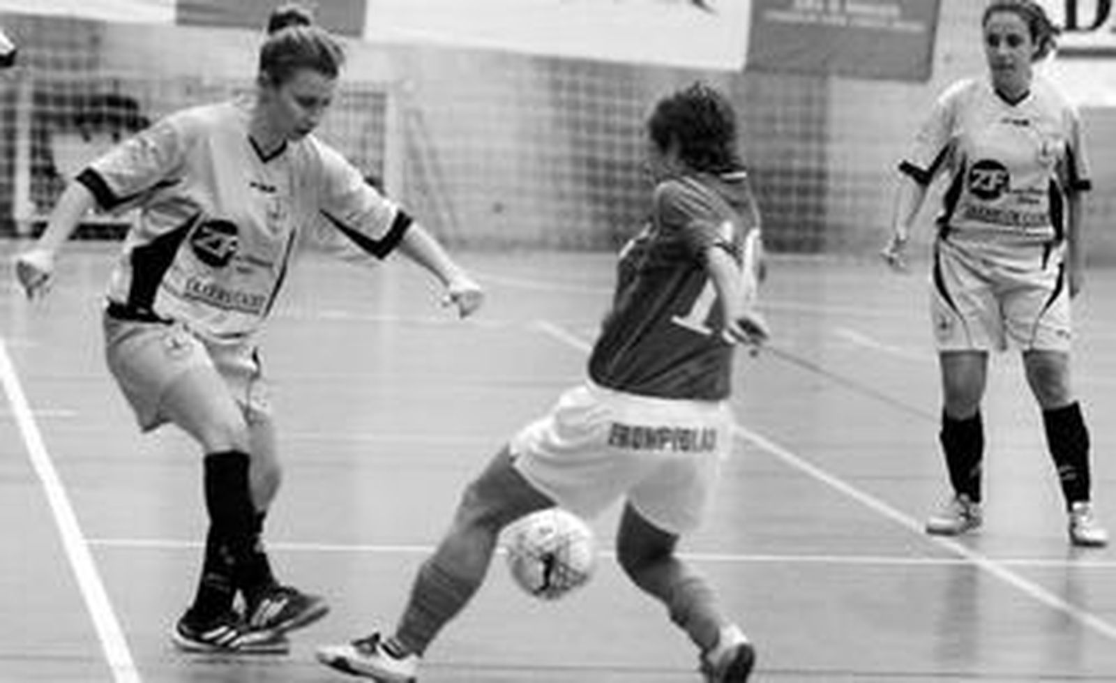 Irene (i) sigue siendo la única baja de la plantilla gaditana a causa de su lesión.