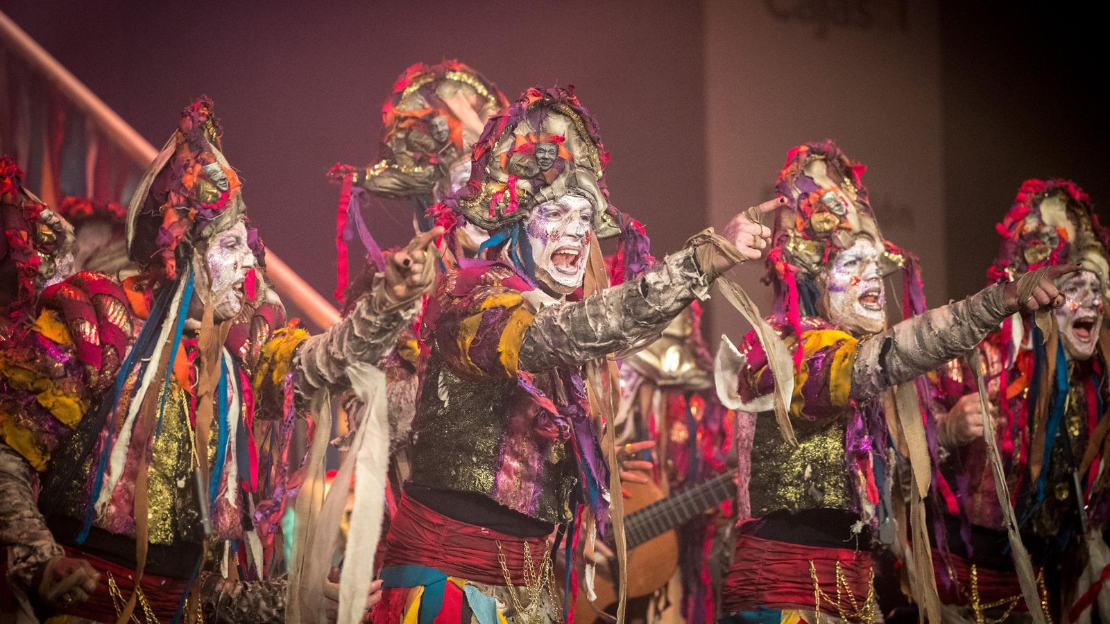 Búscate entre las mejores imágenes de la sexta sesión de cuartos de final del COAC 2025