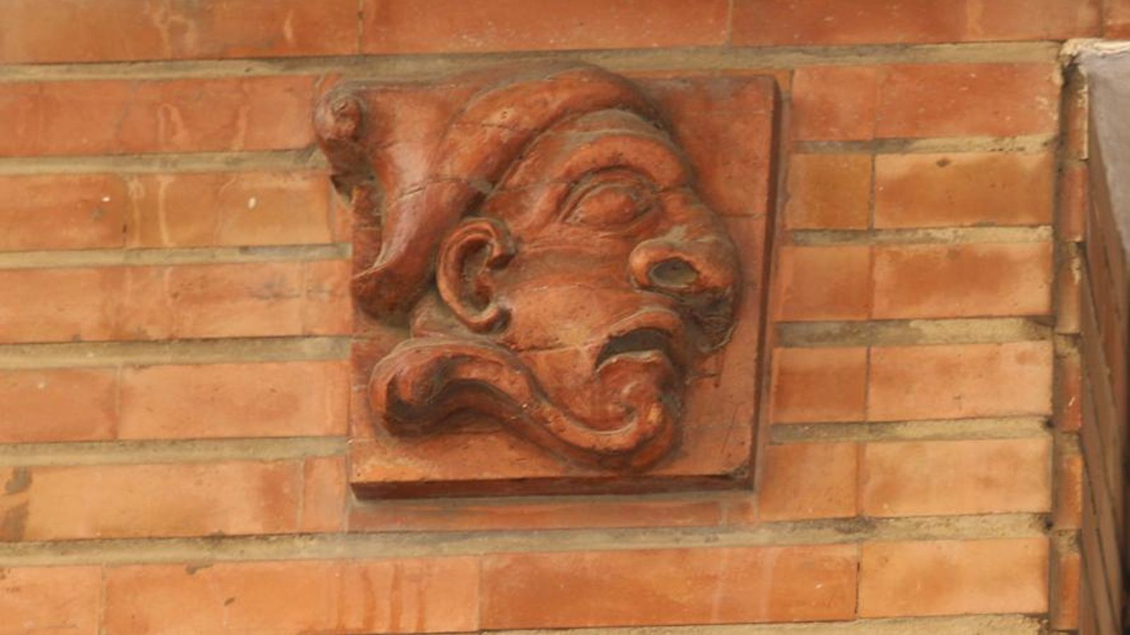 Figurilla de uno los diablos en barro cocido. Figurilla de uno los diablos en barro cocido.