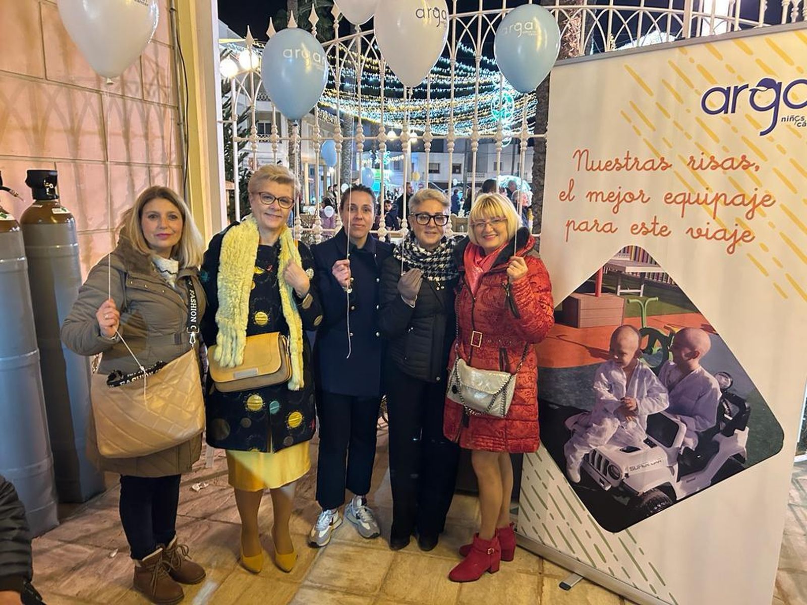 Elisa, Mariángeles, Fina y Rosa durante la zambombada solidaria.