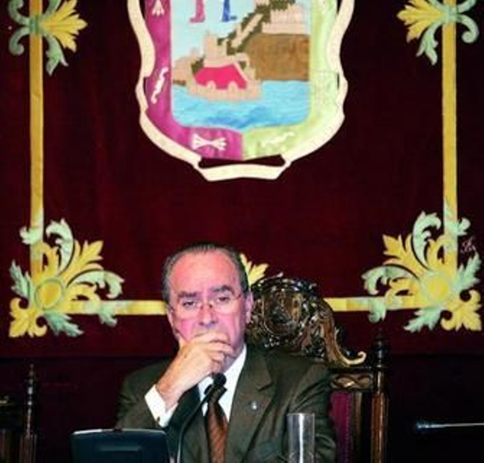 El alcalde de Málaga, Francisco de la Torre, en una imagen de archivo durante un Pleno.